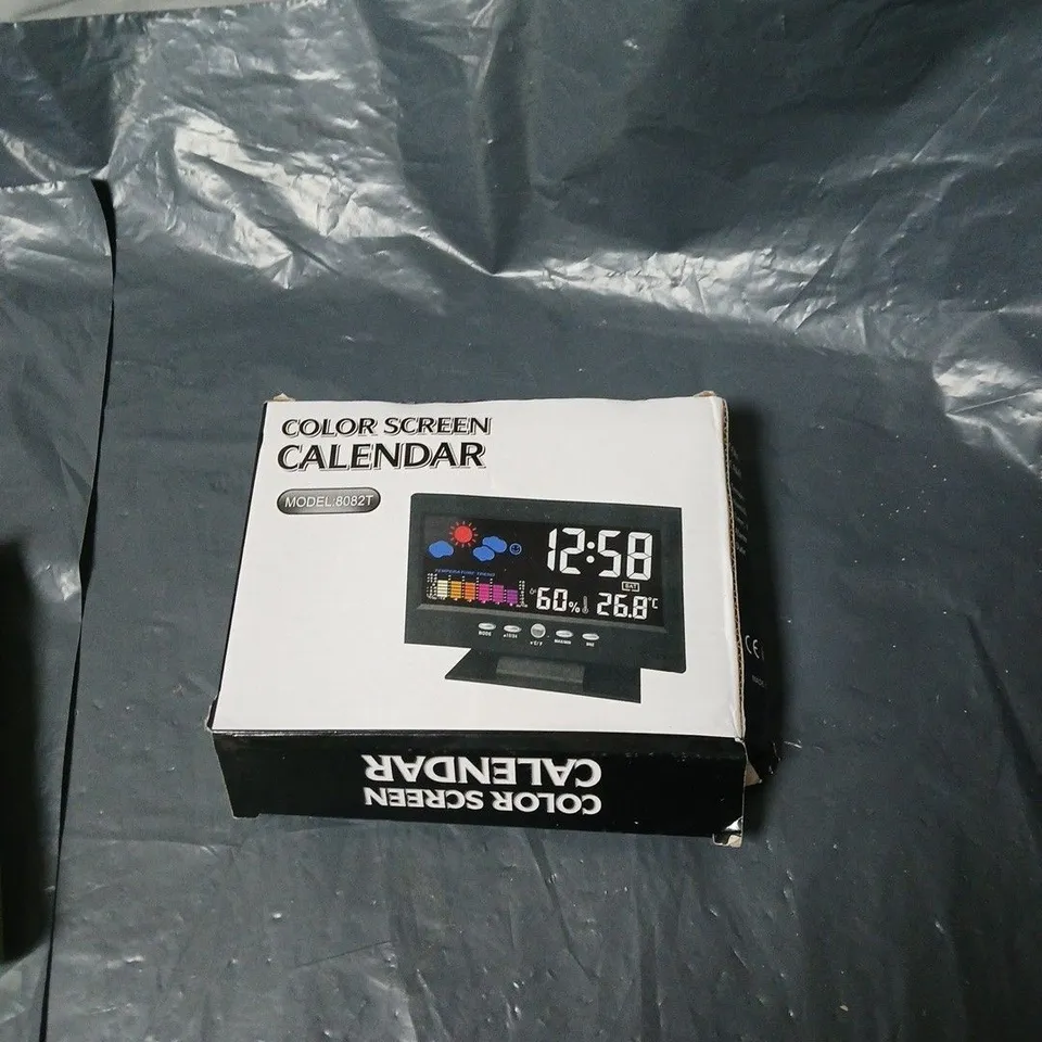 APPROXIMATELY 15 ASSORTED HOUSEHOLD ITEMS INCLUDING IRISH CHRISTMAS DECORATION , COLOUR SCREEN CALENDAR AND UNIBALL PEN 