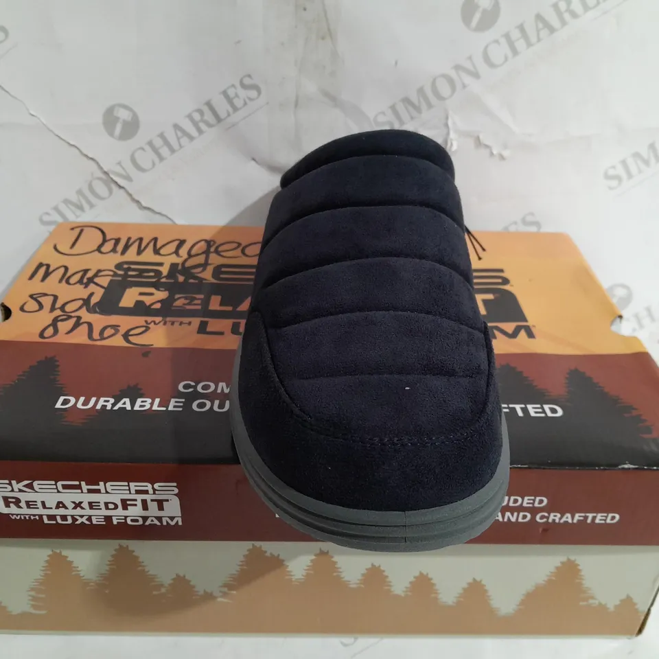 BOXED SKECHERS MURETTE SLIPPERS, NAVY - SIZE 11