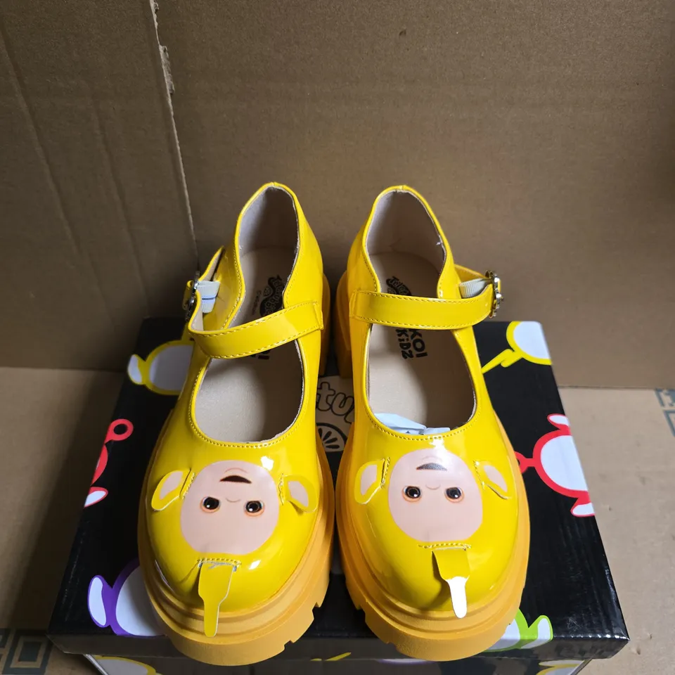 BOXED PAIR OF KOI LA LA TELETUBBIES KIDZ MARY JANES – YELLOW, UK SIZE 2