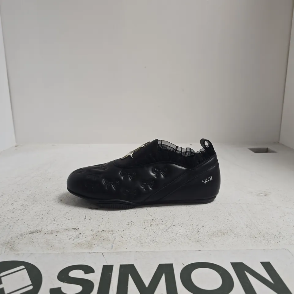 KOI BLACK LEATHER SLIP-ON SHOES WITH LACE TRIM & BOW MOTIFS SIZE 6