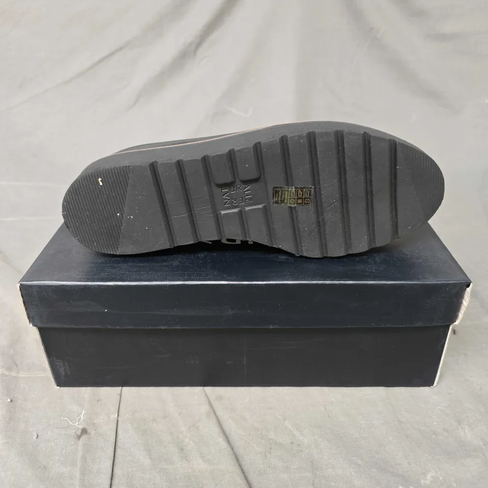 BOXED PAIR OF NATURALIZER SLIP ON SHOES IN BLACK - 6.5