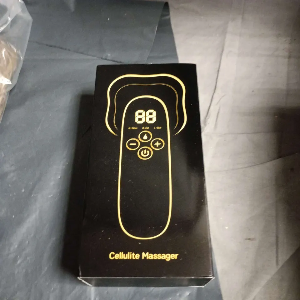 APPROXIMATELY 10 ASSORTED HEALTH AND BEAUTY ITEMS INCLUDING AUSSIE CURLS AND CELLULITE MASSAGER 