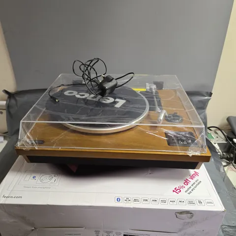 BOXED LENCO LS-55WA TURNTABLE WITH BLUETOOTH AND BUILT IN SPEAKERS
