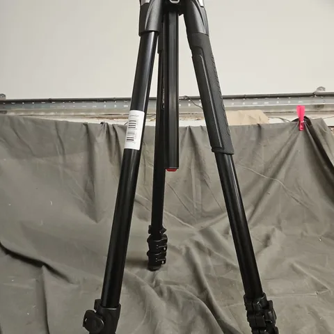 BOXED MANFROTTO 062 TRIPOD