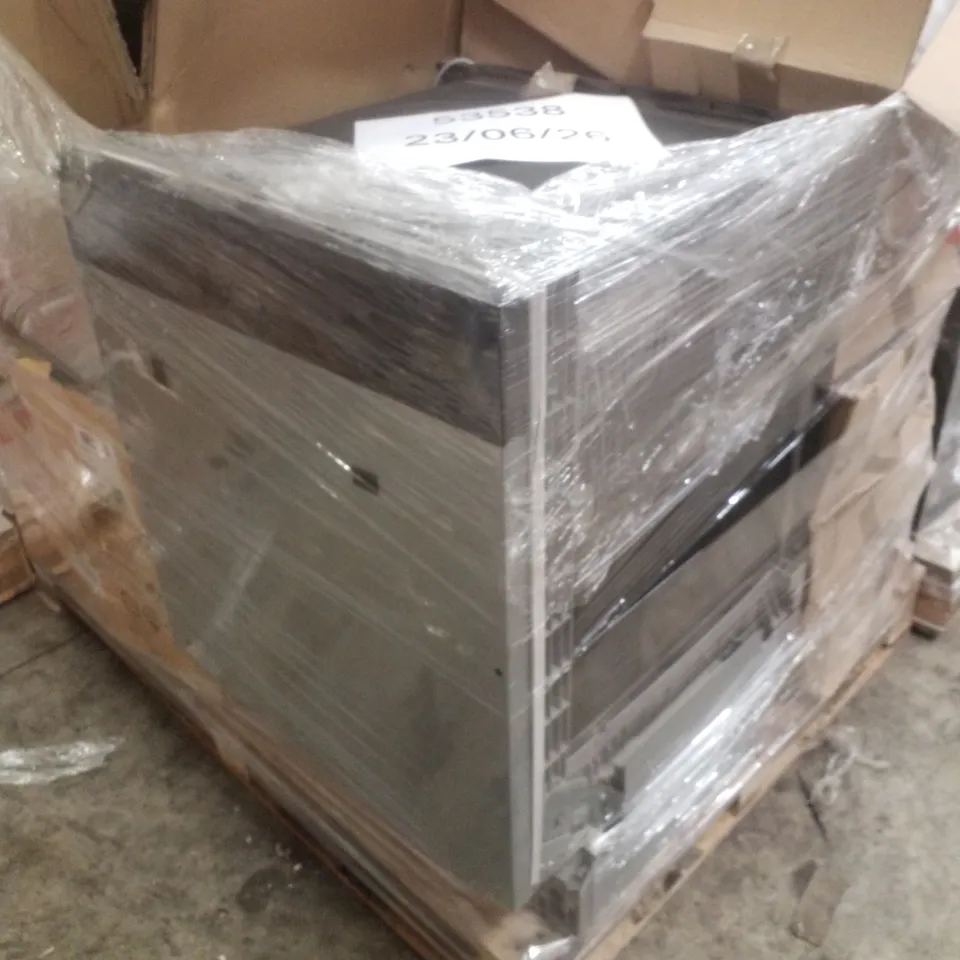 PALLET CONTAINING ASSORTED PRODUCTS INCLUDING BOSCH INTEGRATED DISHWASHER, LAWNMOWER GRASS CATCHERS & CHAIR ARMS