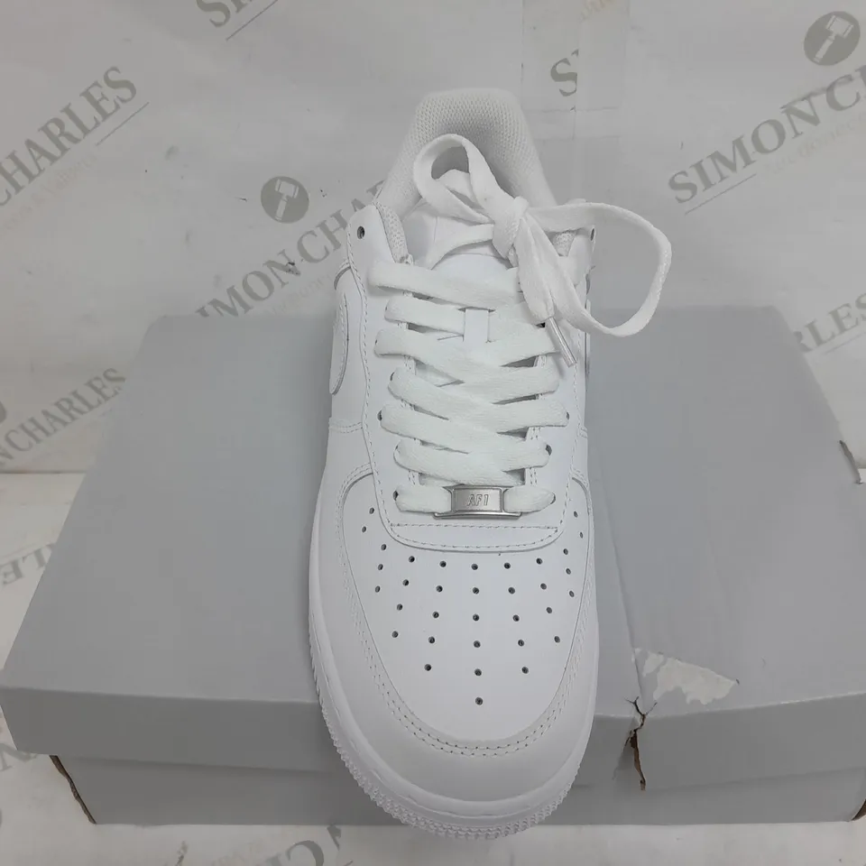 BOXED PAIR OF NIKE AIR FORCE 1 '07 IN WHITE - UK 9