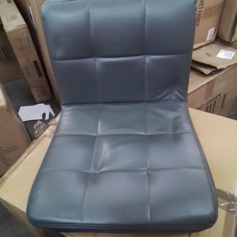 BOXED PAIR OF FAUX LEATHER UPHOLSTERED DARK GREY BAR STOOLS 