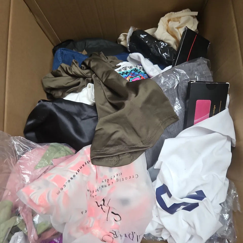 BOX OF APPROXIMATELY 20 ASSORTED CLOTHING ITEMS TO INCLUDE TOPS, SHORTS, BAG, ETC