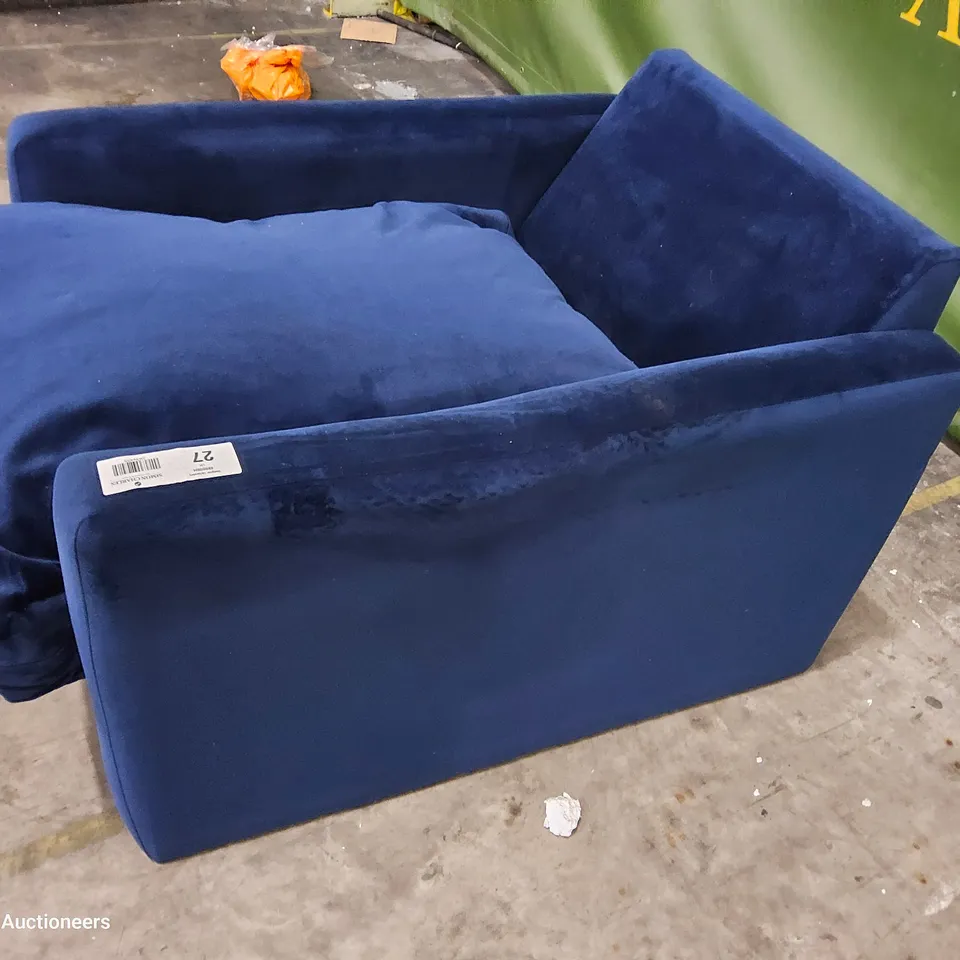 DESIGNER THE FOXHAM BLUE VELVET EASY CHAIR 