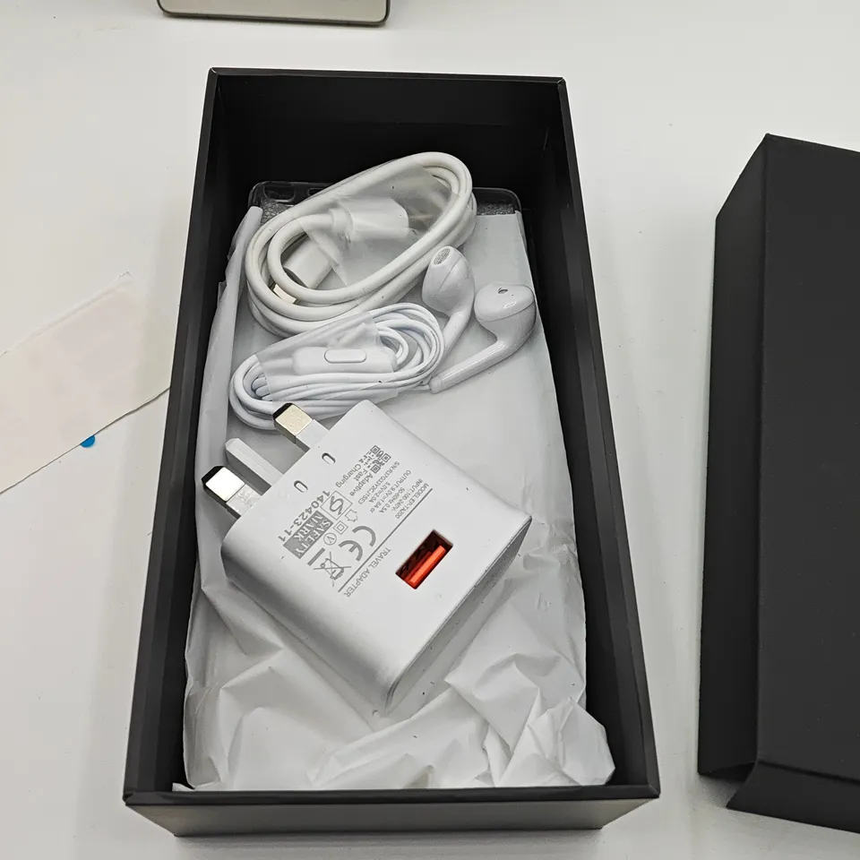 BOXED GENERIC 16GB ANDROID SMART PHONE IN GREY