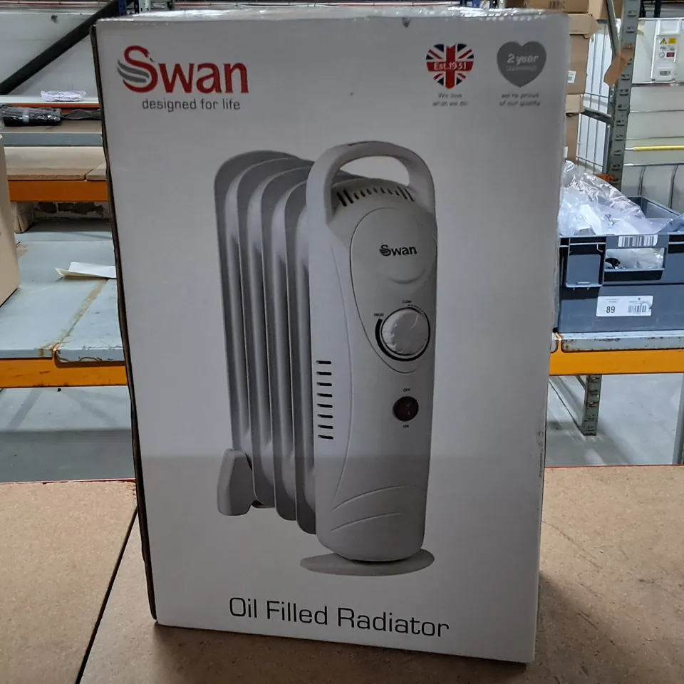 BOXED SWAN OIL HEATER IN WHITE RRP £19