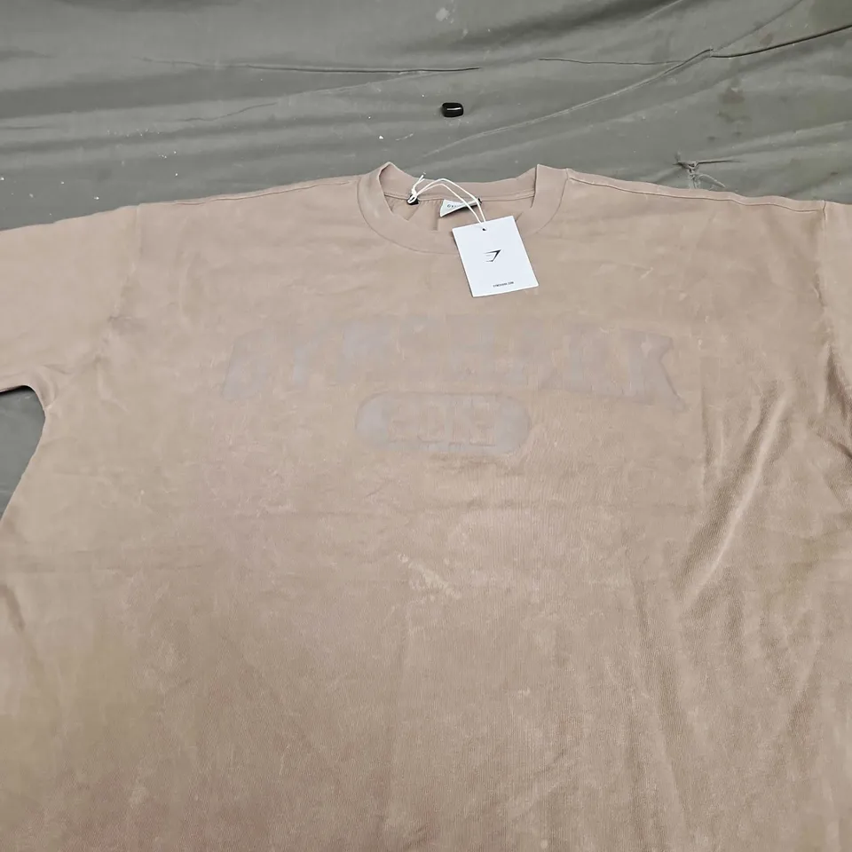GYMSHARK COLLEGIATE SHADOW WASHED TEE - SIZE M