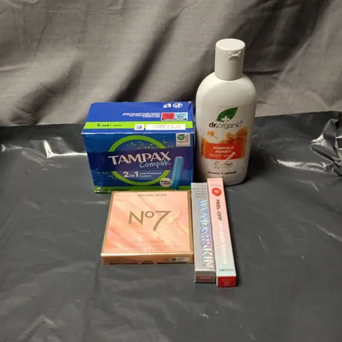 APPROXIMATELY 15 ASSORTED COSMETIC ITEMS INCLUDING TAMPAX 2 IN 1, NO 7 FACE AND EYE PALETTE, DR ORGANIC MANUKA HONEY BODY WASH, WONDERSKIN LIP STAIN, PEEL OFF LIP LINER STAY IN ETC