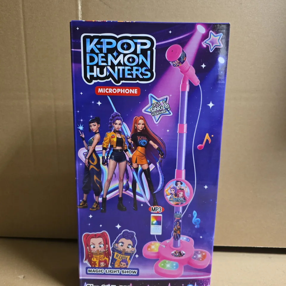KPOP DEMON HUNTERS KARAOKE MICROPHONE TOY – BOXED