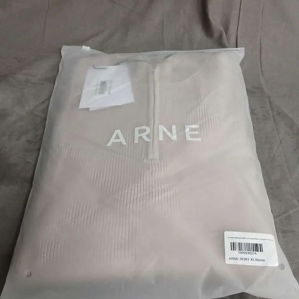 ARNE HALF ZIP FUNNEL NECK JUMPER IN STONE SIZE XL 