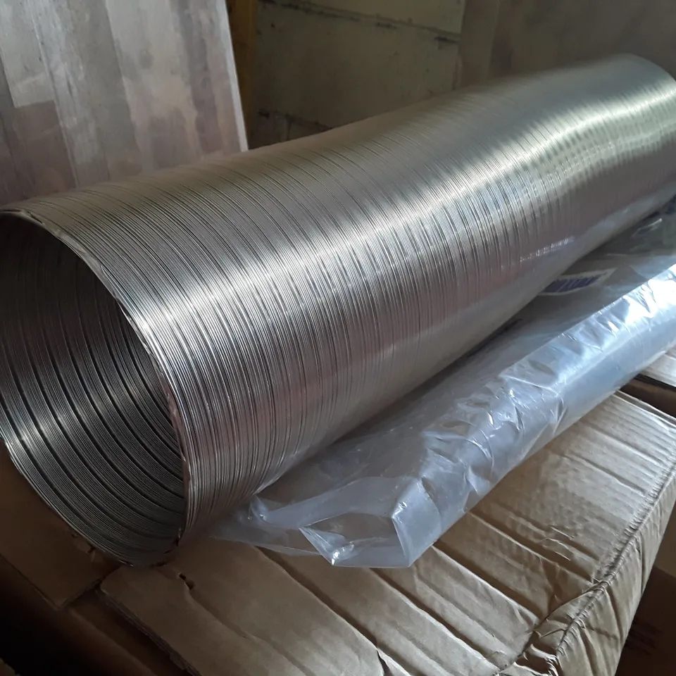 BOX CONTAINING 5 AFS FLEXIBLE DUCTS 