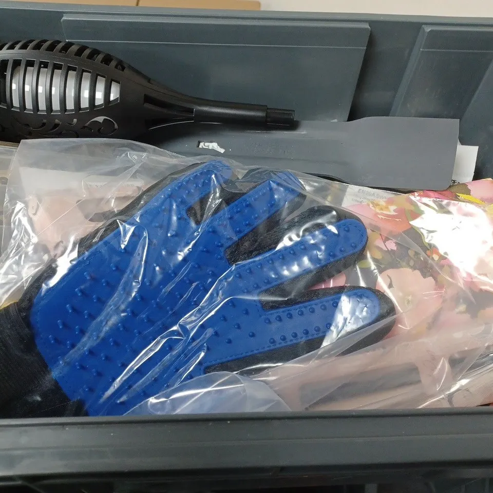 BOX OF APPROXIMATELY 15 ASSORTED ITEMS TO INCLUDE - EUROLITE LIGHT SWITCH , ROTHENBERGER PIPESLICE  , CISIVIS CUTTING WHEEL ETC