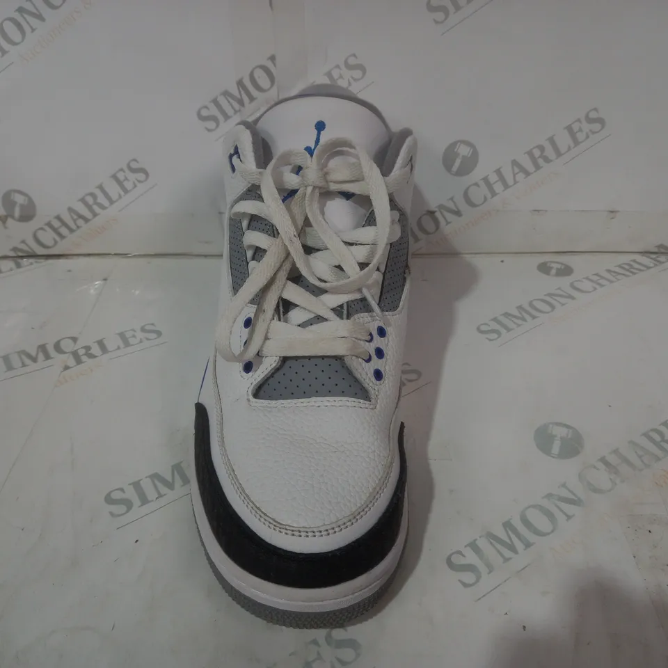 PAIR OF NIKE AIR JORDAN SHOES IN WHITE/BLACK/BLUE UK SIZE 9