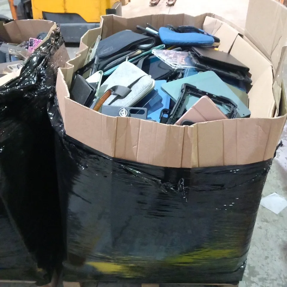 PALLET OF ASSORTED ELECTRIC DEVICE CASES