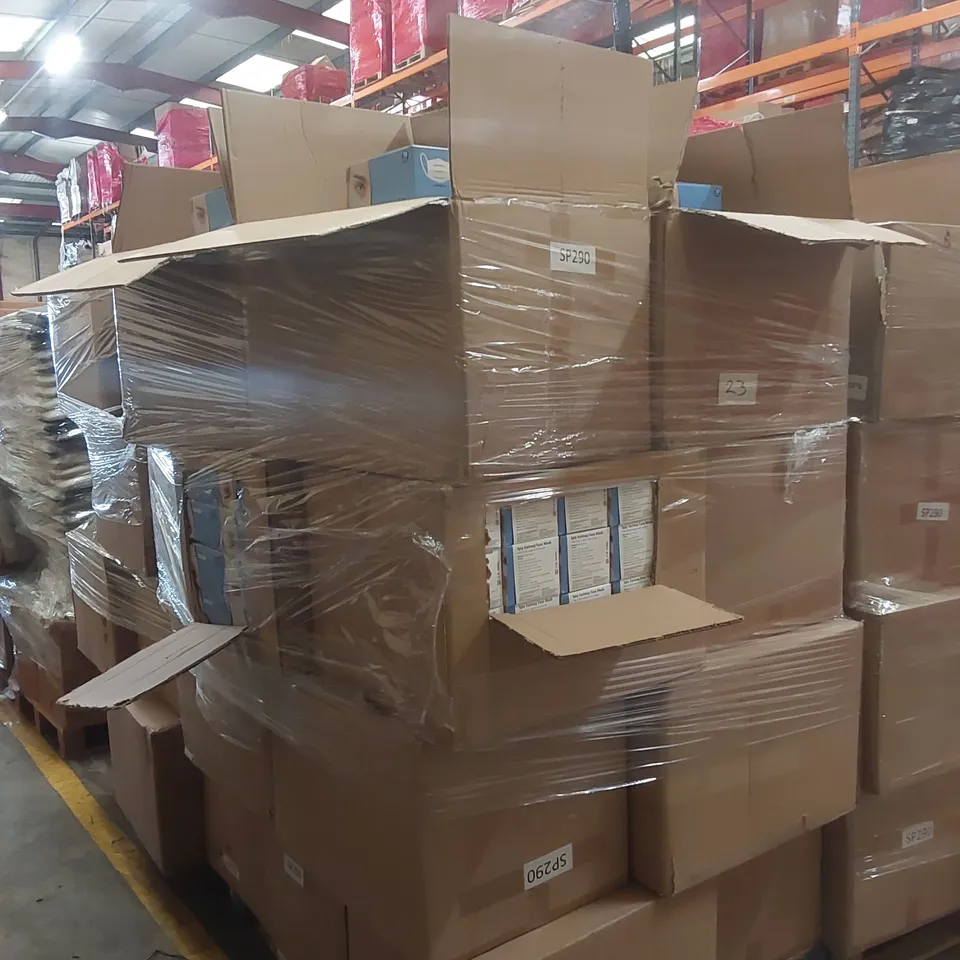 PALLET CONTAINING A VERY LARGE QUANTITY OF MEDICAL FACE MASKS