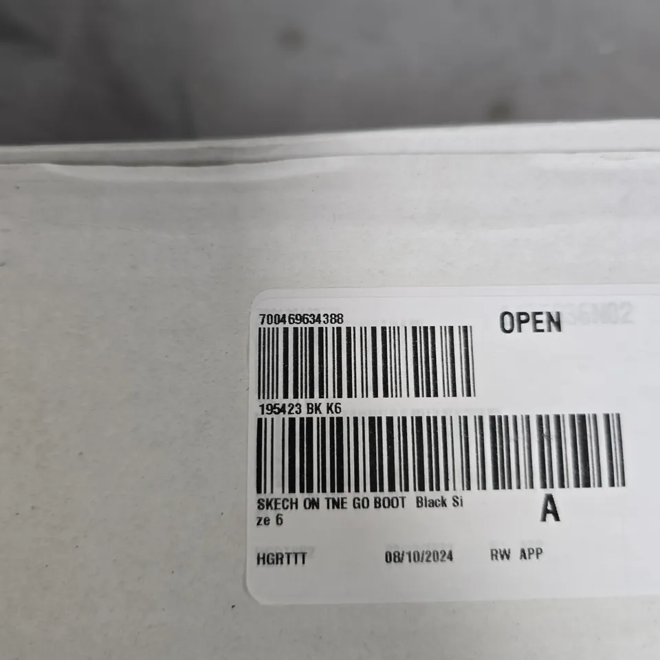 SKECHERS ON THE GO BOOTS – BLACK – UK SIZE 6