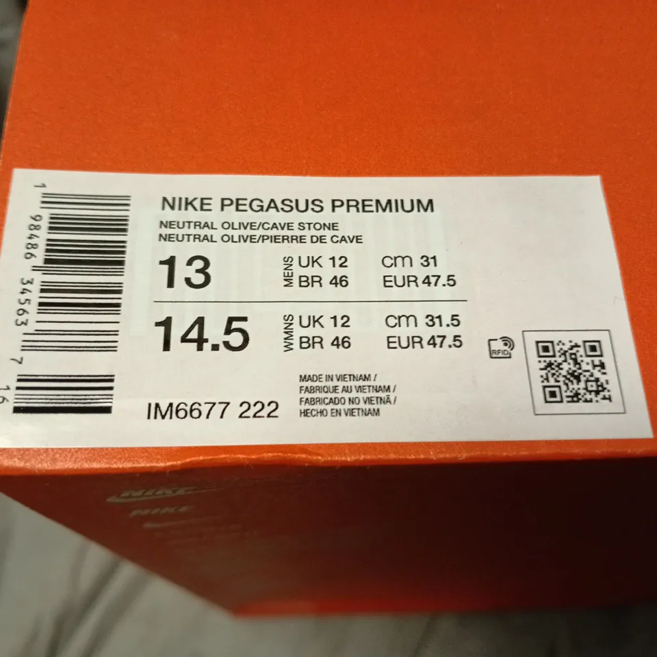 BOXED NIKE PEGASUS PREMIUM SNEAKERS – OLIVE/CAVE STONE – UK 12 (US 13)