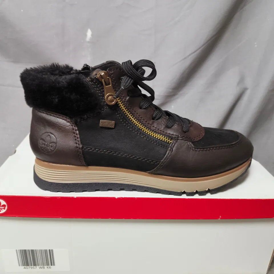 BOXED PAIR OF RIEKER WOMEN’S BROWN LEATHER & SUEDE BOOTS - SIZE 39