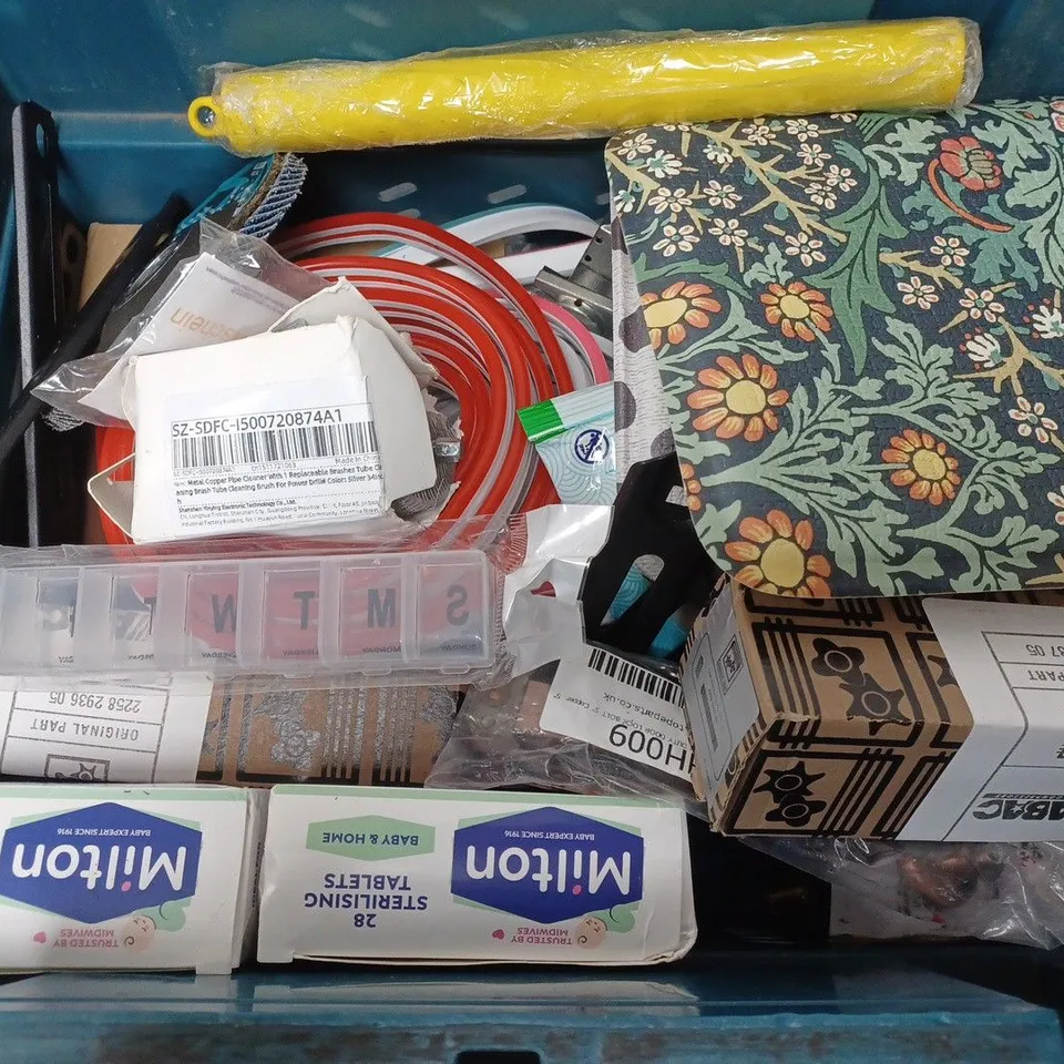 BOX OF APPROXIMATELY 15 ASSORTED ITEMS TO INCLUDE - DAD I WANT TO HEAR YOUR STORY , COLOUR CATCHER , MILTON 28 STERILISING TABLETS ETC