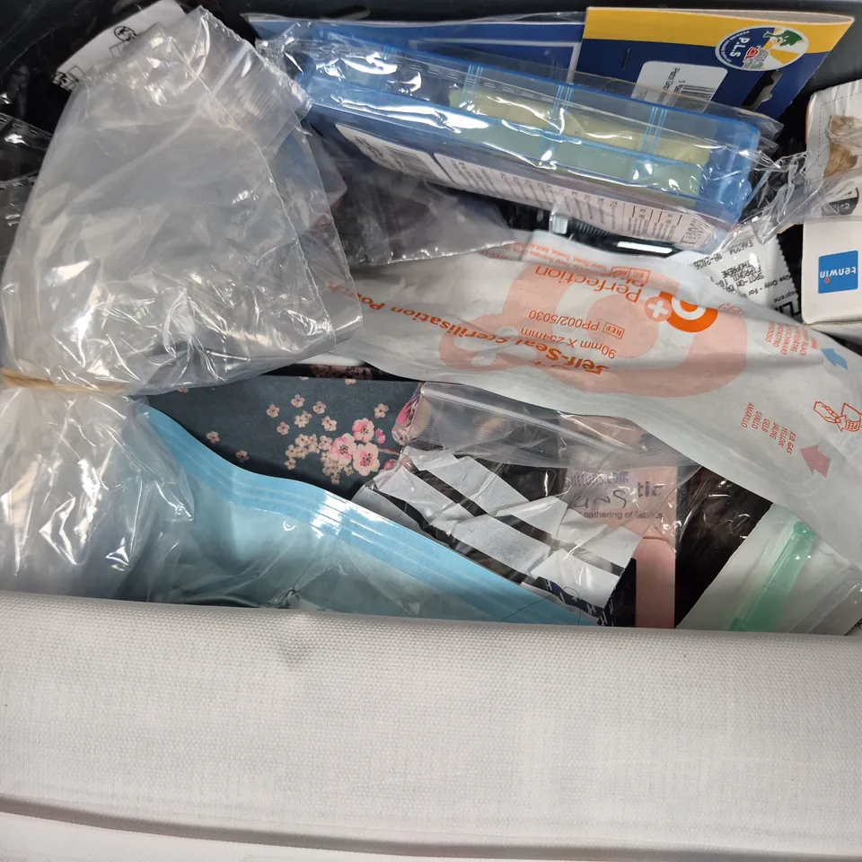 APPROXIMATELY 10 ASSORTED HOUSEHOLD ITEMS TO INCLUDE AQUASPARKLE CARTRIDGE CLEANER, PORTABLE MINI PRINTER, ETC