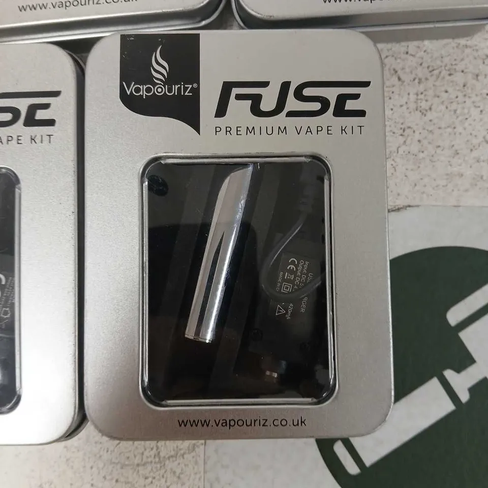 BOX OF APPROXIMATELY 35 ASSORTED E-CIGARETTES AND COMPONENTS TO INCLUDE: VAPOURIZ FUSE KITS 