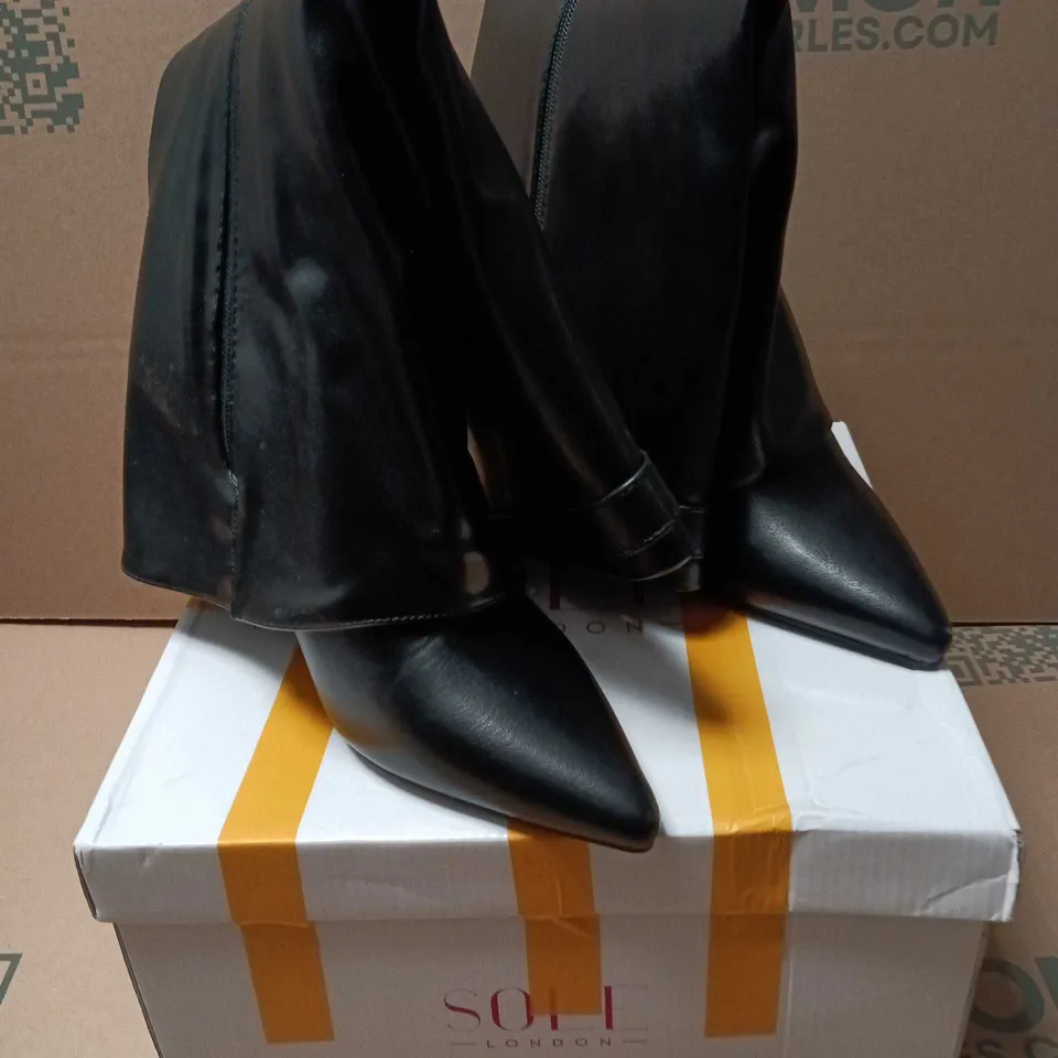 SOLE LONDON BLACK LEATHER KNEE HIGH BOOTS – POINTED TOE WITH ZIP SIZE 7