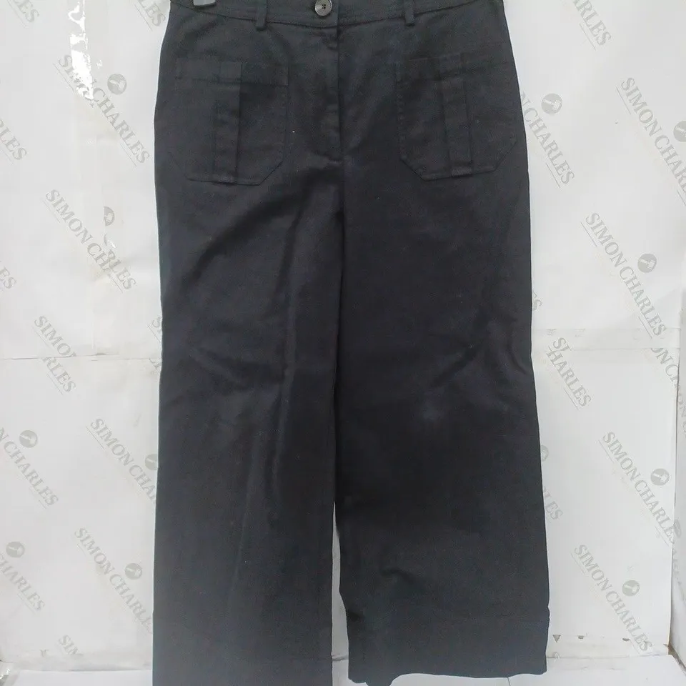 APPROXIMATELY 7 ASSORTED WOMEN'S TROUSERS TO INCLUDE BEN DE LISI, FINERY SIZES 10, 12