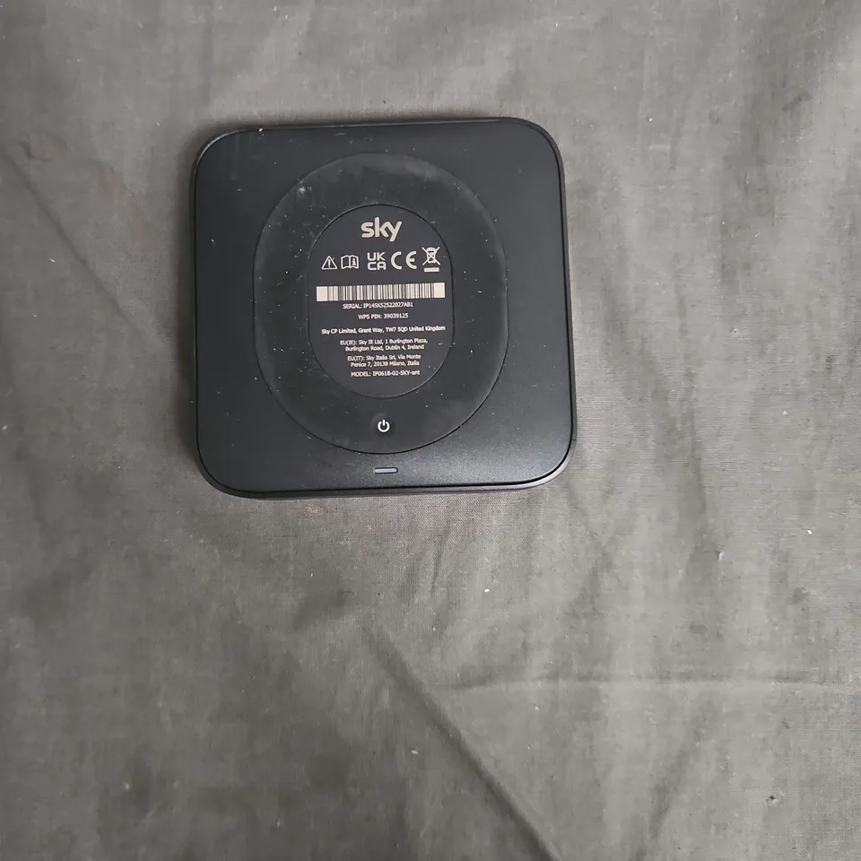 Sky Broadband Router Hub – Black, square with rounded corners 