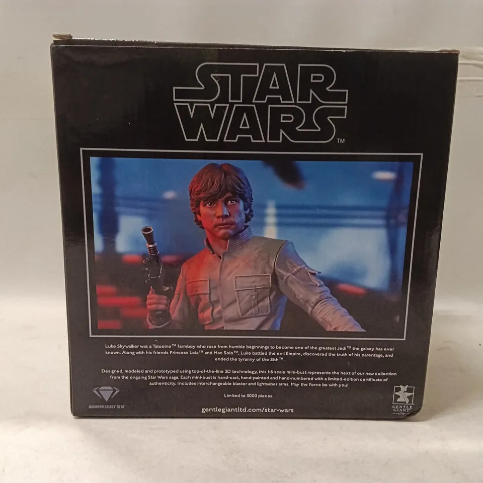 STAR WARS LUKE SKYWALKER (BESPIN) 1:6 SCALE MINI-BUST – BOXED