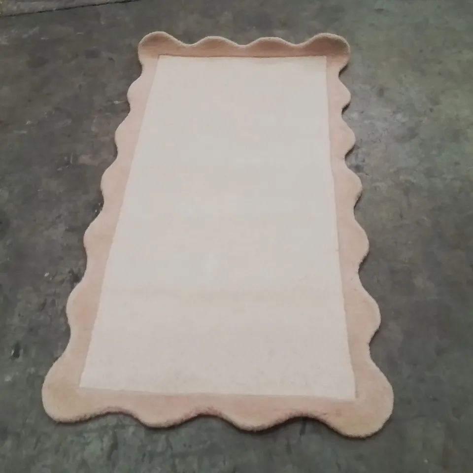 QUALITY DESIGNER AREA RUG - APPROXIMATELY 160X80CM