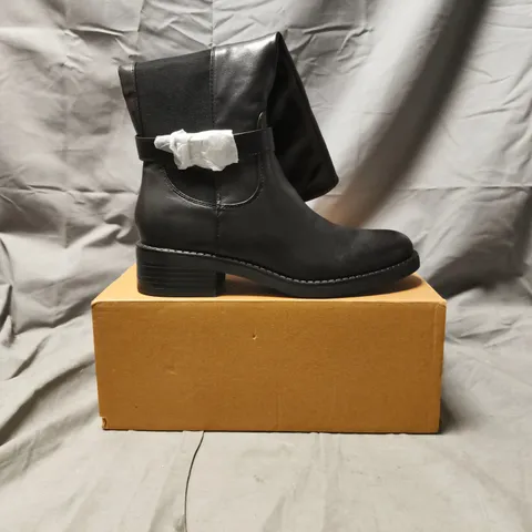 BOXED PAIR OF WHERE'S THAT FROM KNEE-HIGH BOOTS IN BLACK SIZE 6