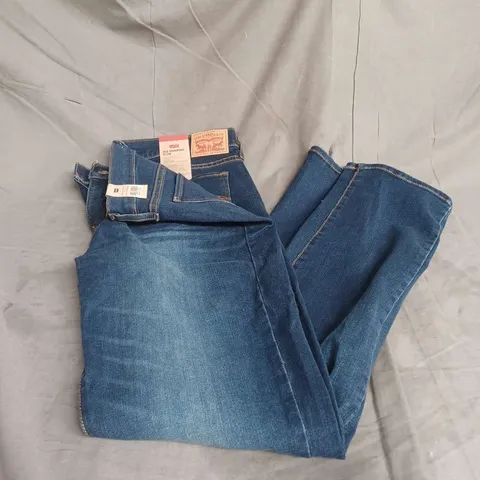 LEVI'S 312 SHAPING SLIM JEANS IN DARK BLUE SIZE W32 L32