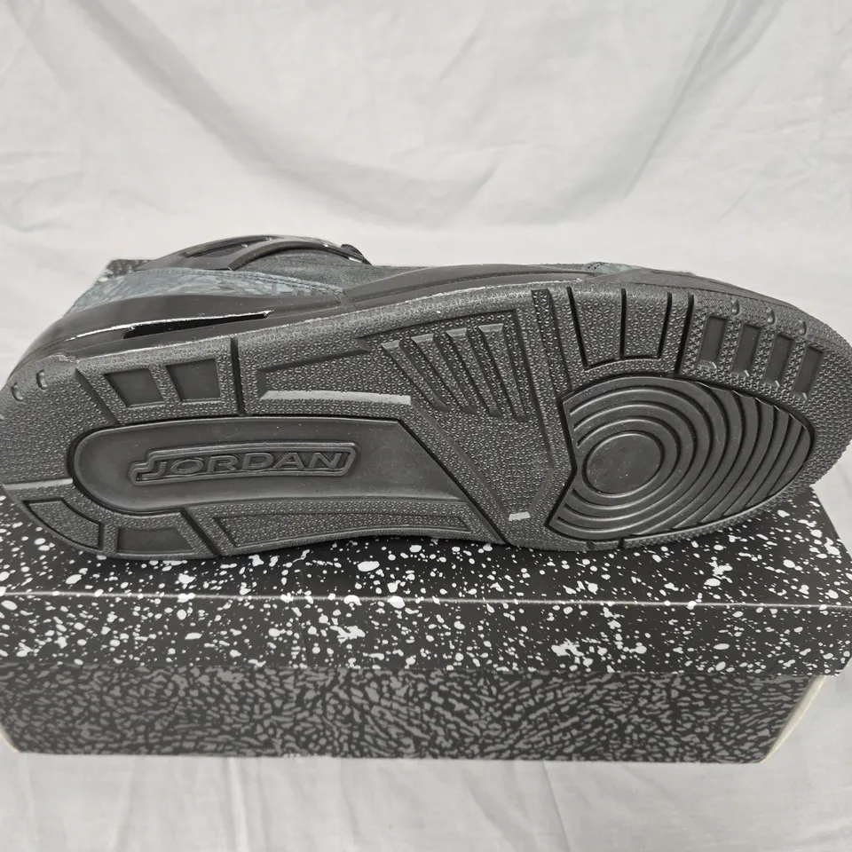 AIR JORDAN 4 RETRO BLACK SNEAKERS – BOXED (UK SIZE 10.5)