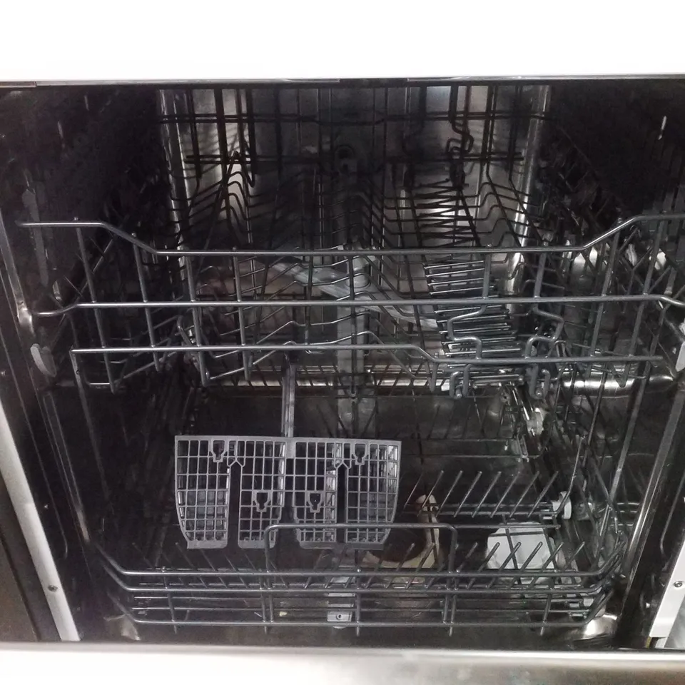 HISENSE FREESTANDING DISHWASHER - WHITE