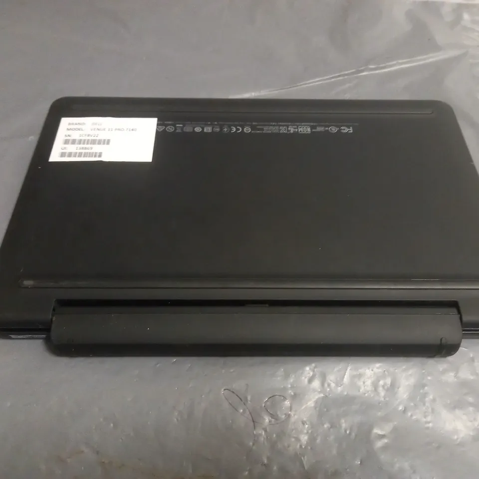 DELL VENUE 11 PRO 7140 LAPTOP IN BLACK