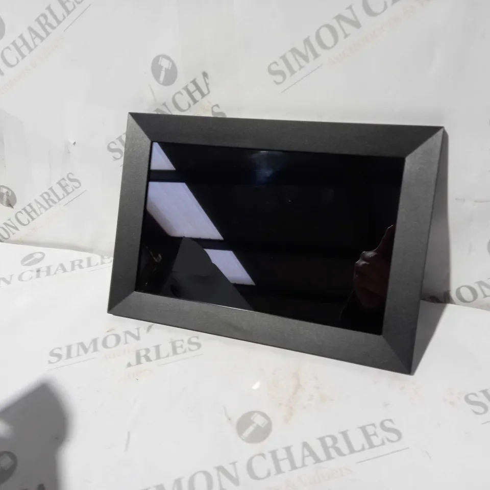 BOXED BELL & HOWELL SMART PHOTO FRAME 10.1" BHDPF101