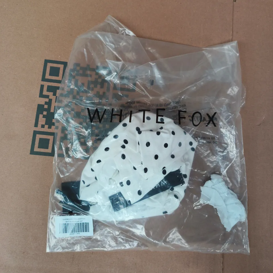 BAGGED WHITE FOX CHOOSE WISELY MINI SKORT IN WHITE/BLACK POLKA DOT SIZE XXS