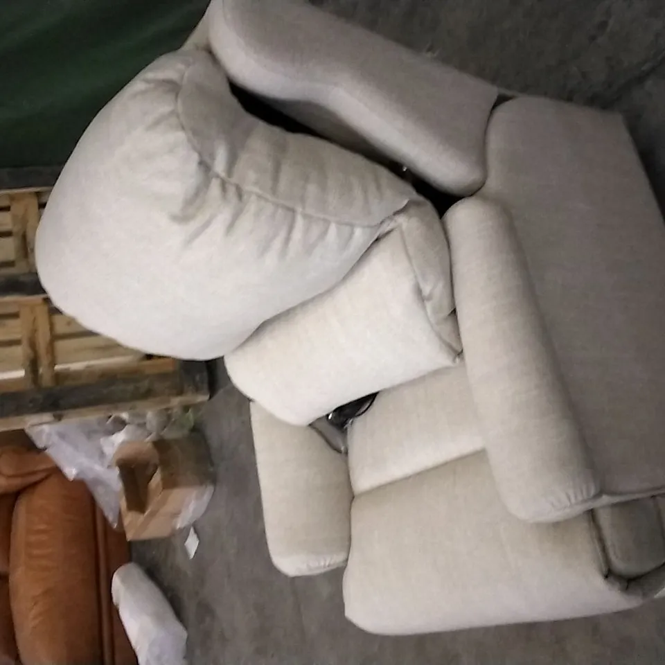 QUALITY BRITISH DESIGNED & MANUFACTURED G PLAN BEIGE FABRIC ELECTRIC RECLINING ARMCHAIR