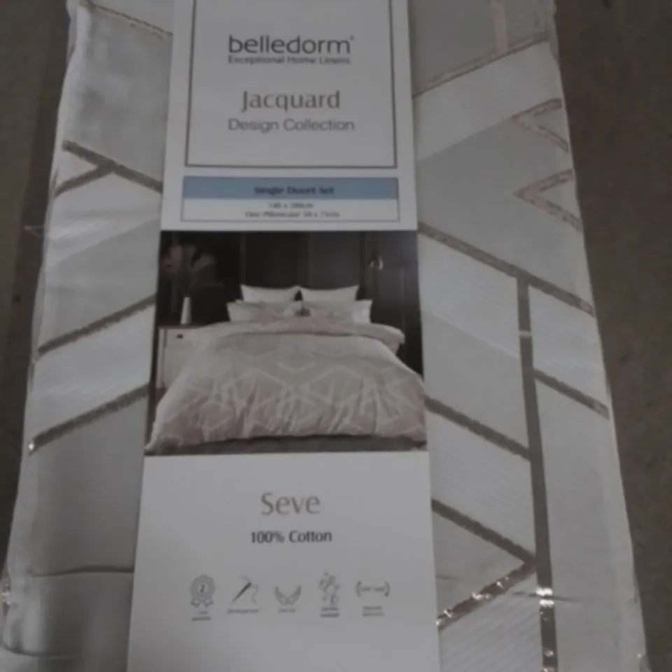 WHITE/BEIGE PLAIN WEAVE 180 TC DUVET SET // SIZE: SINGLE