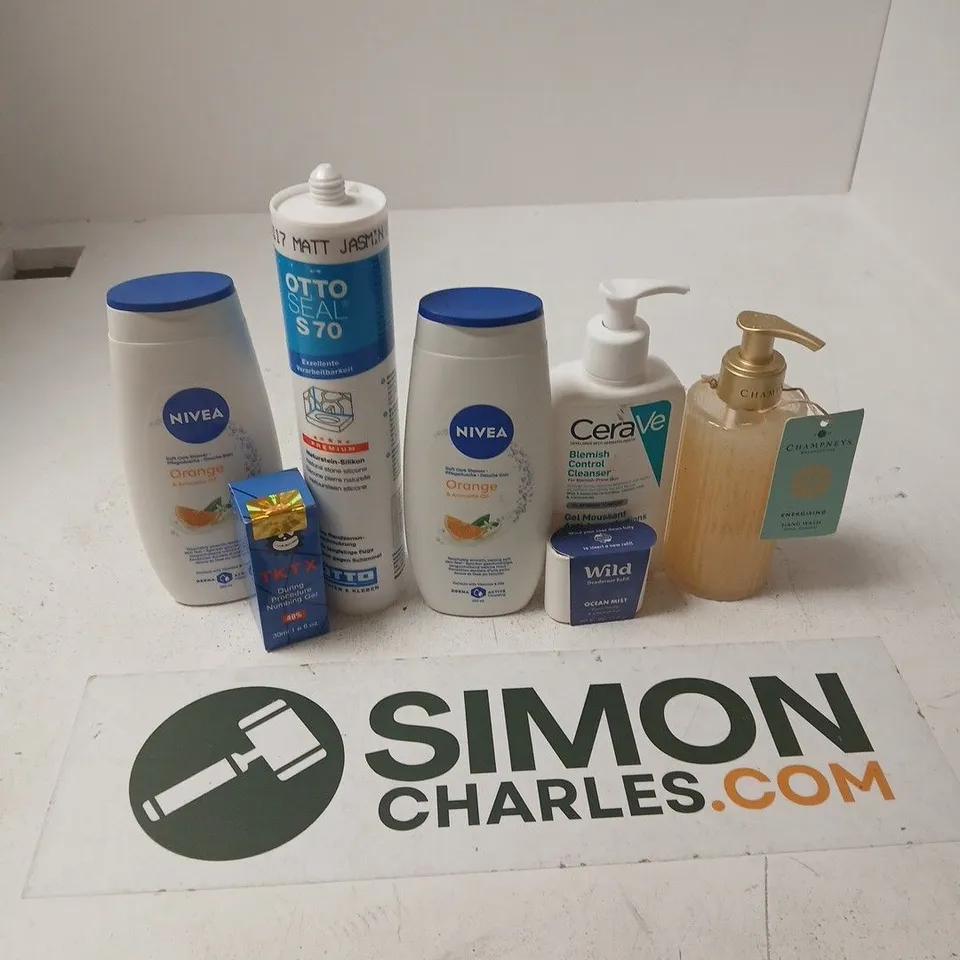APPROXIMATELY 15 ASSORTED HEALTH & BEAUTY PRODUCTS TO INCLUDE NIVEA SOFT CARE SHOWER, NUMBING GEL, CERAVE CLEANSER, ETC - COLLECTION ONLY