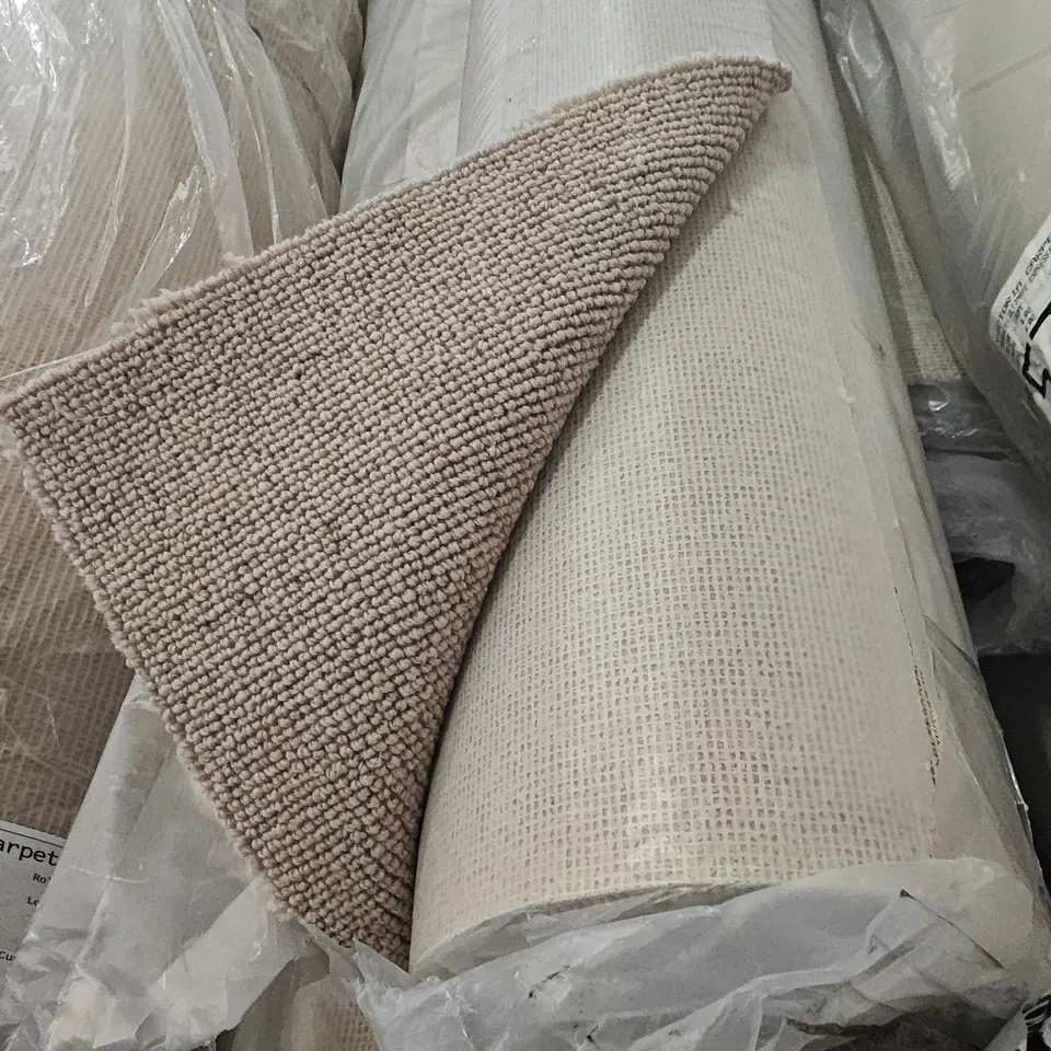 QUALITY BAGGED AND ROLLED TUDOR COORDINATES CARPET IN LINEN - APPROXIMATELY LENGTH 2.6 WIDTH 4M