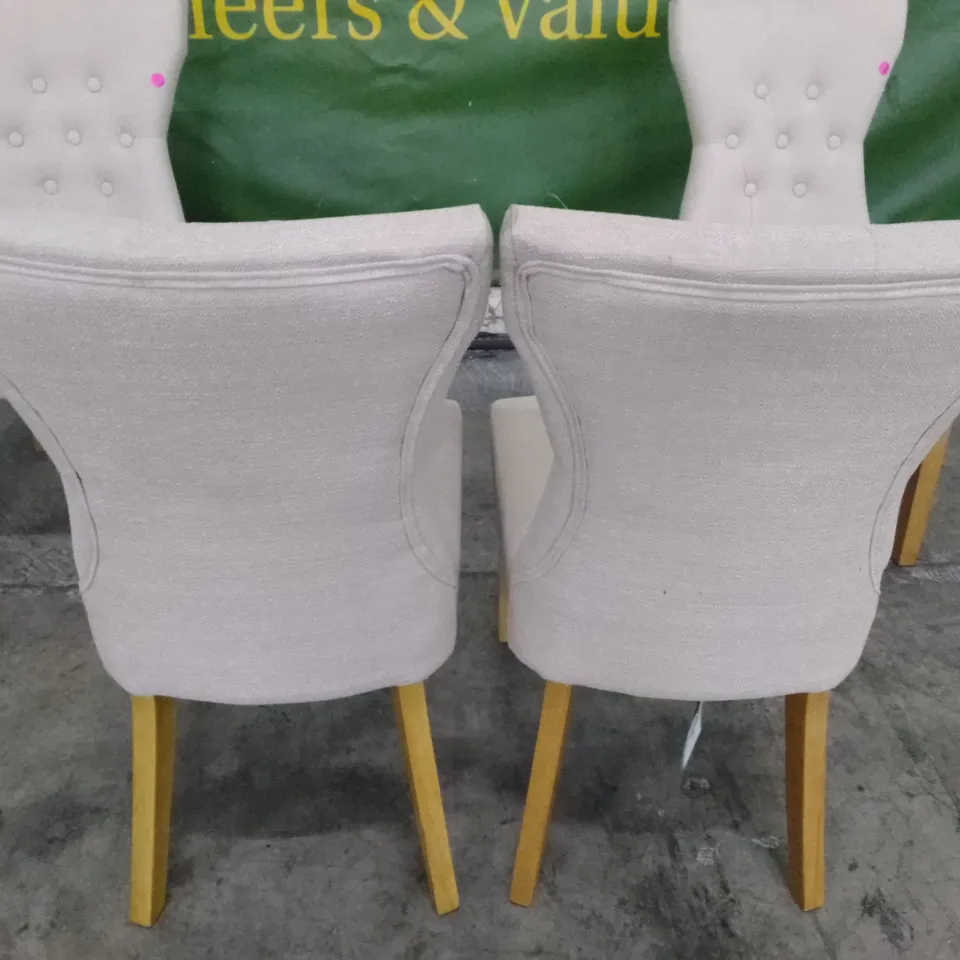 SET OF 4 NEW BEWLEY OATMEAL FABRIC BUTTON BACK DINING CHAIRS (OAK LEG)