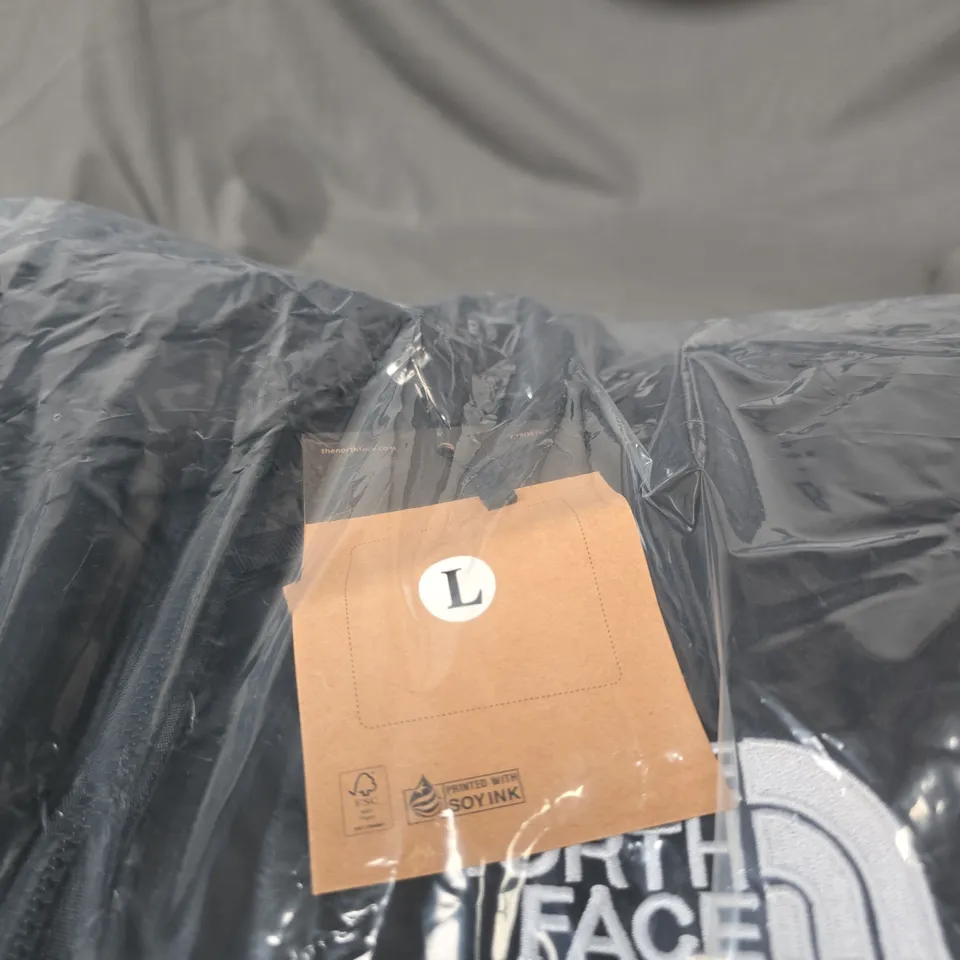 THE NORTH FACE LARGE ZIPPED PUFFER COAT BLACK. BAGGED