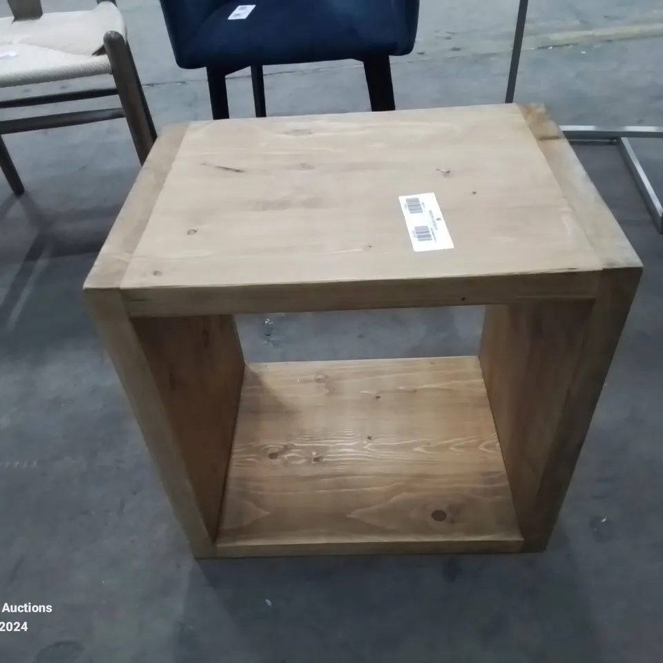 SELECTION OF 5 SIDE/DINING CHAIRS IN DIFFERENT STYLES COLOURS AND VARIETIES AND A SOLID WOOD SIDE TABLE WITH STORAGE