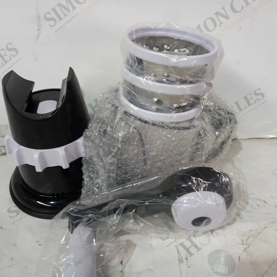 COOKS ESSENTIALS GRATRER AND SLICER